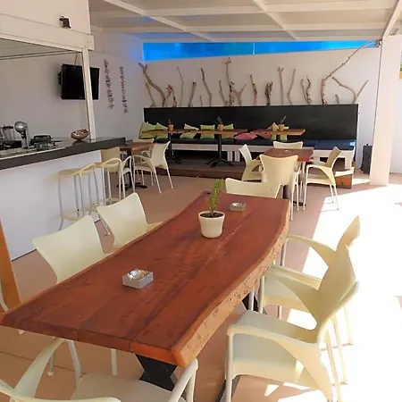Oasis Club 3*