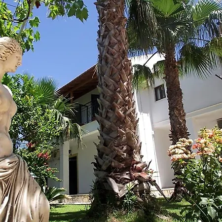 Oasis Club 3* Corfu (city)