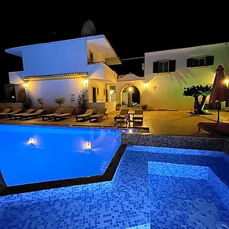 Oasis Club Hotel 3*