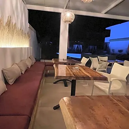 Oasis Club