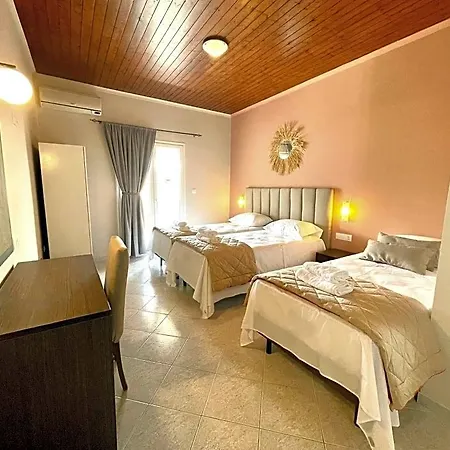 Oasis Club Hotel 3*
